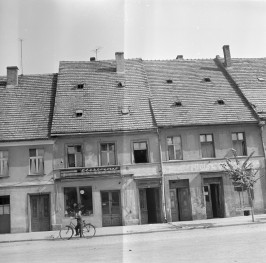 kamienica - elewacja frontowa, skan 1