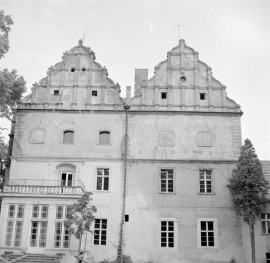 pałac - elewacja ogrodowa - szczyty, skan 1