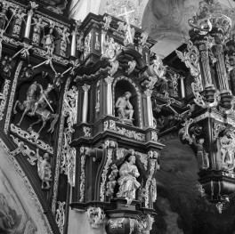 bazylika pw. Zwiastowania Najświętszej Marii Panny, kościół bernardynów - wnętrze: prospekt organowy - fragment wystroju, skan 1