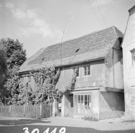 kamienica - elewacja frontowa, skan 1