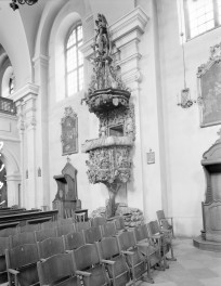 kościół pobenedyktyński pw. św. Michała Archanioła - wnętrze: ambona, skan 1