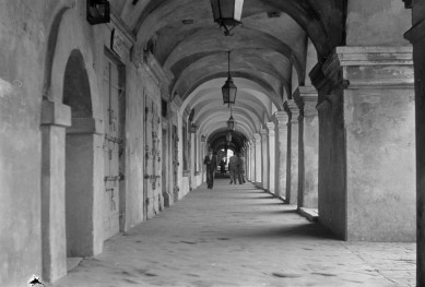 podcienie na rynku, skan 1