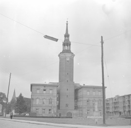 ratusz -  elewacja, wieża, skan 1