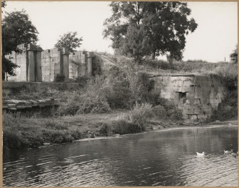 Zespół XIX w. zakładu przemysłowego - widok na jaz piętrzący - ulgowy

, skan 1