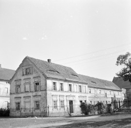 dom - elewacja boczna i frontowa, skan 1