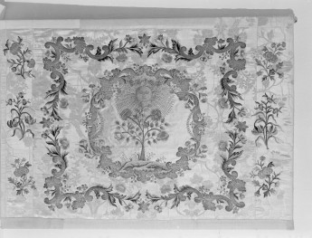 Kościół pw. Wniebowzięcia NMP i Świętego Józefa - antepedium z haftem słońca, pierwsza połowa XVIII, skan 1