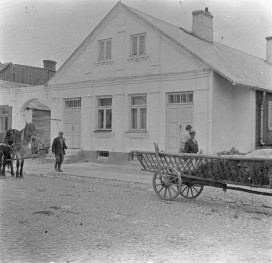 dom dawna ul. Armii Czerwonej 33 - elewacja, skan 1