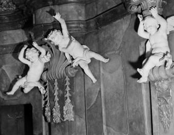 kościół, ob. parafialny pw. Wniebowzięcia Najświętszej Marii Panny - wnętrze: organy, fragment dekoracyjny, skan 1