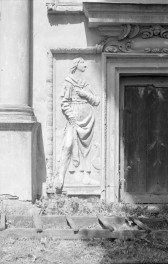 domek Loretański 1634-38 - elewacja południowa, płaskorzeźba przy portalu, skan 1