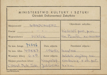 Kościół parafialny pw. św. Pawła - fragment wnętrza, widok na ambonę - metryczka, skan 1