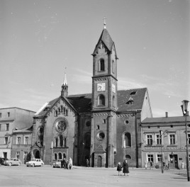 rynek z kościołem Zbawiciela, skan 1