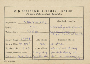  Zespół klasztorny Dominikanów - kościół, widok nawy głównej w kierunku chóru - metryczka, skan 1
