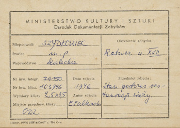 Ratusz - widok ogólny od strony płn. - zach. - podczas odbudowy wieży - metryczka, skan 1