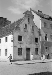Kamienica, karczma "Pod modrym fartuchem" - elewacaj, skan 1