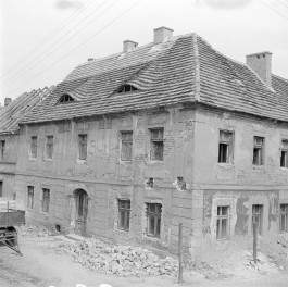 kamienica - widok od północnego - zachodu, skan 1