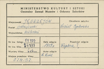 Zespół klasztorny - widok na kaplicę - metryczka, skan 1