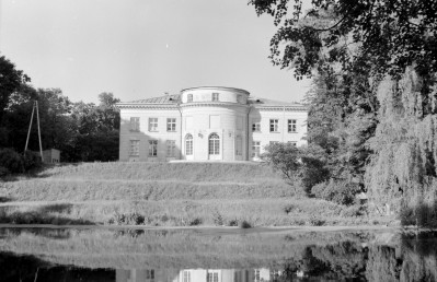 pałac Czartoryskich - Pałac Marynki - elewacja ogrodowa, skan 1