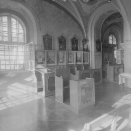 klasztor ss. Mniszek Benedyktynek - kościół pw. Najświętszej Maryi Panny i św. Wojciecha - wnętrze - stalle, skan 1