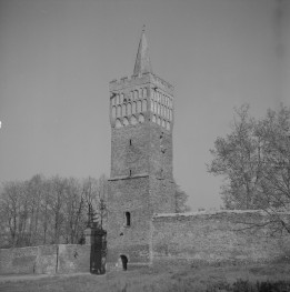Brama Wrocławska - widok ogólny, skan 1
