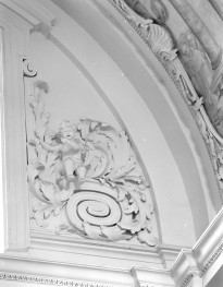 Kościół pw. NMP i św. Mikołaja - fragment dekoracji stiukowej, skan 1