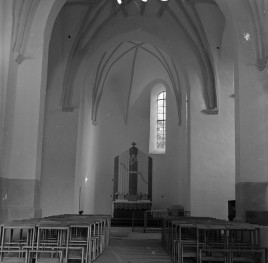 kościół św. Ducha - wnętrze, ołtarz, skan 1