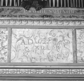 kościół pw. św. Michała Archanioła - nawa główna - parapet chóru - fragment polichromii, skan 1