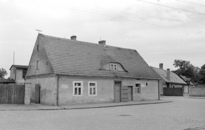 dom - elewacje frontowe i boczna, skan 1
