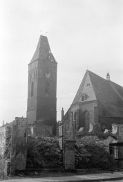 kościół pw. Matki Bożej Częstochowskiej oraz dzwonnica - elewacja południowo - wschodnia, skan 1
