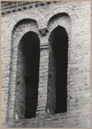  Zespół klasztorny Dominikanów - widok na biforium w dzwonnicy, skan 1