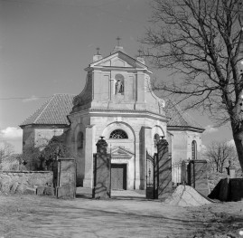 kościół parafialny pw. Świętego Krzyża, dzwonnica - elewacja frontowa, skan 1