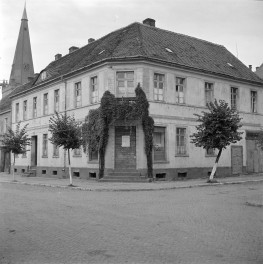 dom - elewacja frontowa, skan 1