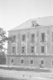 pałac barokowy Lobkowitzów - elewacja, skan 1