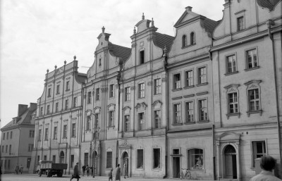 kamienica, rynek - elewacja frontowa, skan 1