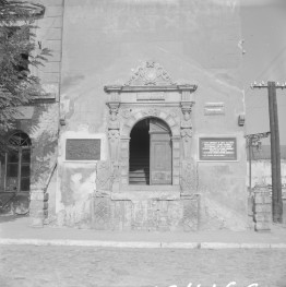 ratusz miejski - elewacja frontowa - portal, skan 1