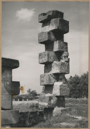 Zespół XIX w. zakładu przemysłowego - budynek walcowni, widok narożnika

, skan 1