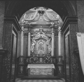 kościół pw. św. Teresy od Jezusa, zespół klasztorny Karmelitów Bosych - wnętrze: ołtarz boczny, prawy, Św. Mikołaja, skan 1