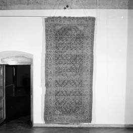 Muzeum Narodowe - Kobierzec. Teheran. Całość., skan 1