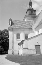 zespół kościoła parafialnego pw. św. Jana Chrzciciela - kaplica południowa, widok od wschodu, skan 1