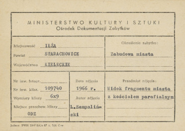 Widok z góry zamkowej na fragment miasta z kościołem parafialnym - metryczka, skan 1