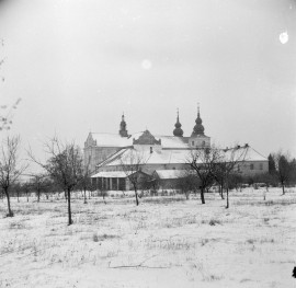 klasztor i kościół kanoników - widok ogólny, skan 1