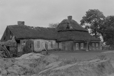drewniany spichlerz - elewacja frontowa, skan 1