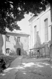 kolegiata - dziedziniec, skan 1