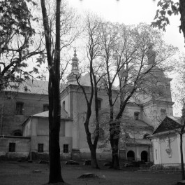 kościół klasztorny - elewacja boczna, skan 1