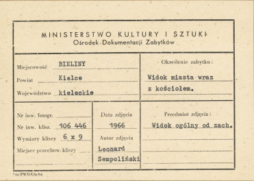Widok ogólny na kościół i fragment wsi - metryczka, skan 1
