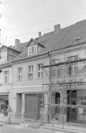 kamienica - elewacja frontowa, skan 1