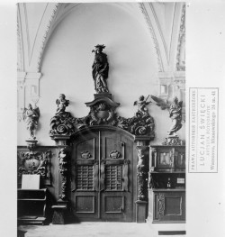 kościół parafialny pw. Wniebowzięcia NMP - zakrystia, portal, skan 1