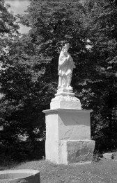figura przydrożna - Św. Jan Nepomucen, skan 1