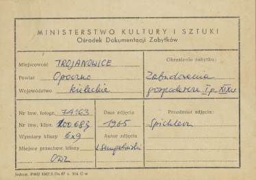 Zespół dworski - spichlerz, widok ogólny - metryczka, skan 1