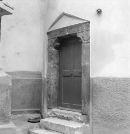 Kościół św. Marcina - portal gotycki, skan 1