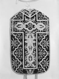 Kościół pw. Wniebowzięcia NMP i Świętego Józefa - ornat czerwony z galonami, 1714 rok, Polska, skan 1